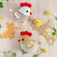 Load image into Gallery viewer, Flora the Amigurumi Hen and the Little Chick | PDF Crochet Pattern - AiraliDesign