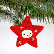 Load image into Gallery viewer, 5 Pointed Star Amigurumi | PDF Crochet Pattern
