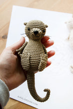Load image into Gallery viewer, Amigurumi Otters in Love | PDF Crochet Pattern
